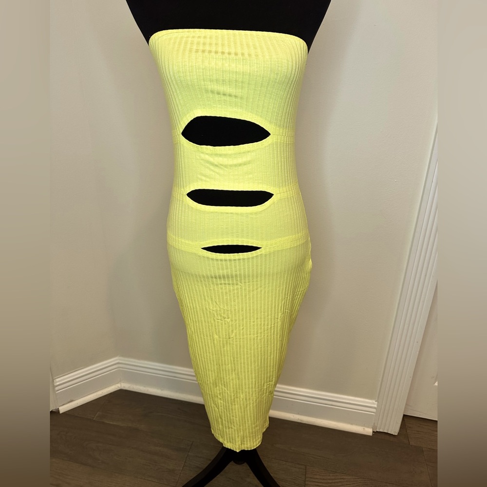 NWOT LNA Strapless Dress 💛